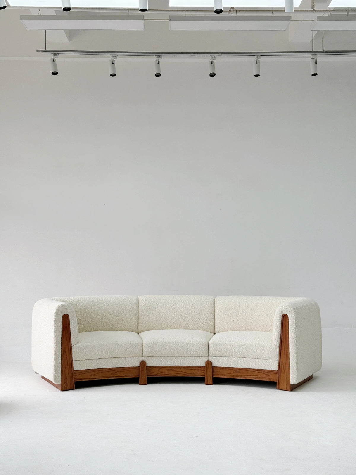 One silhouette. Your dimensions, comfort and finish.