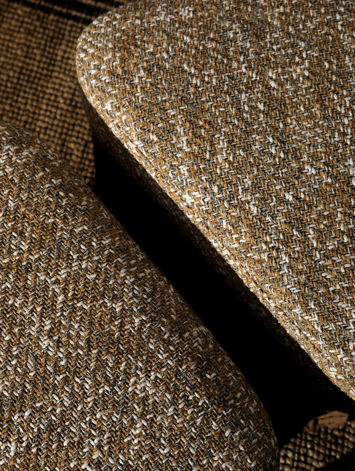 One silhouette. Your dimensions, comfort and finish.