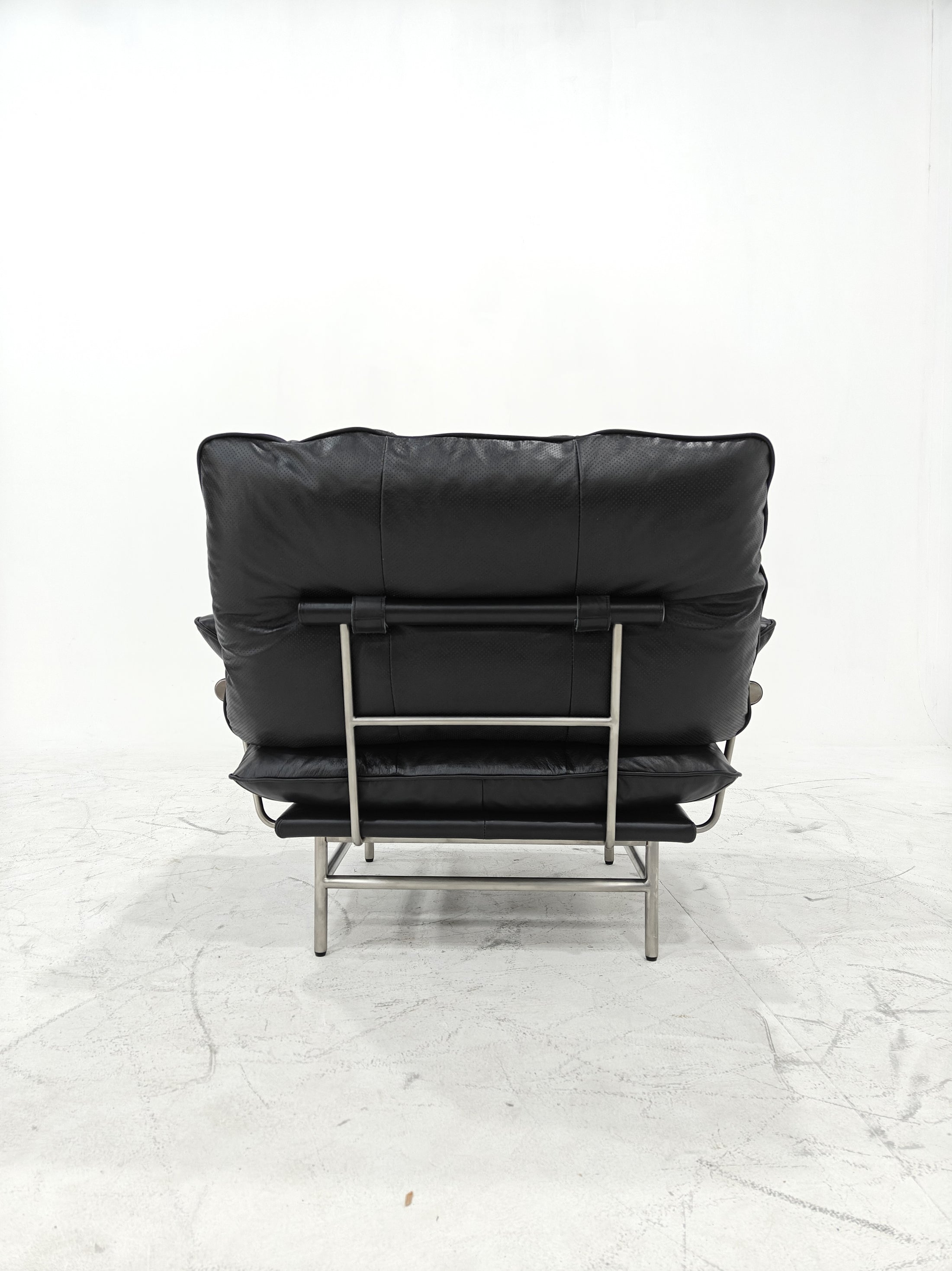 A00007 Sofa in a finished interior.