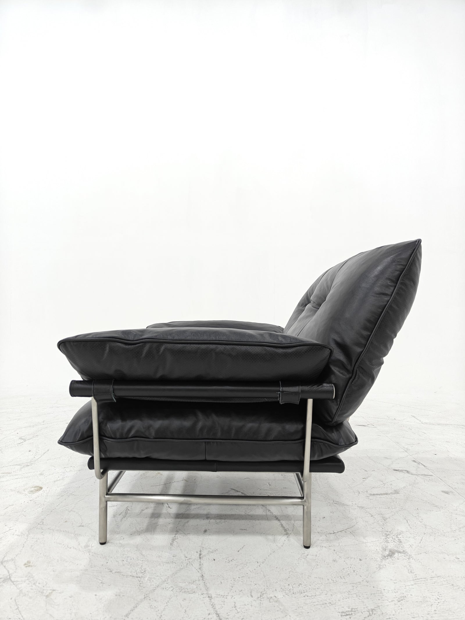 One silhouette. Your dimensions, comfort and finish.