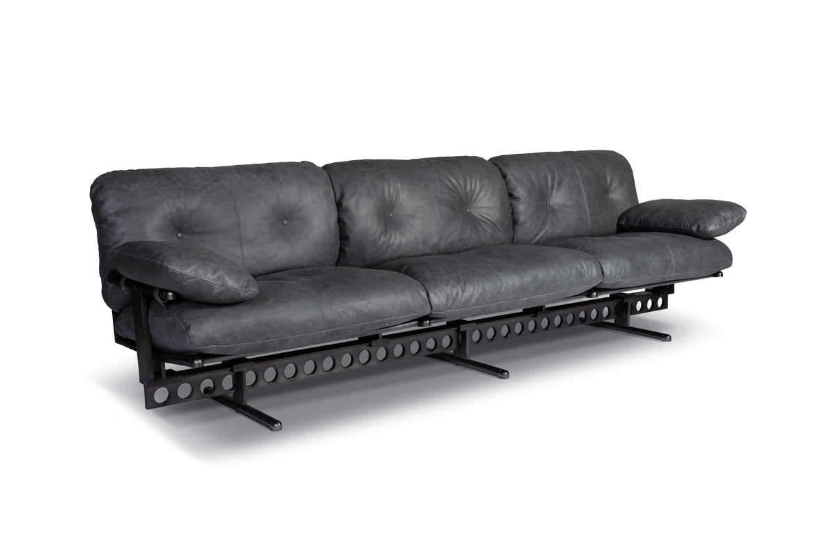 One silhouette. Your dimensions, comfort and finish.