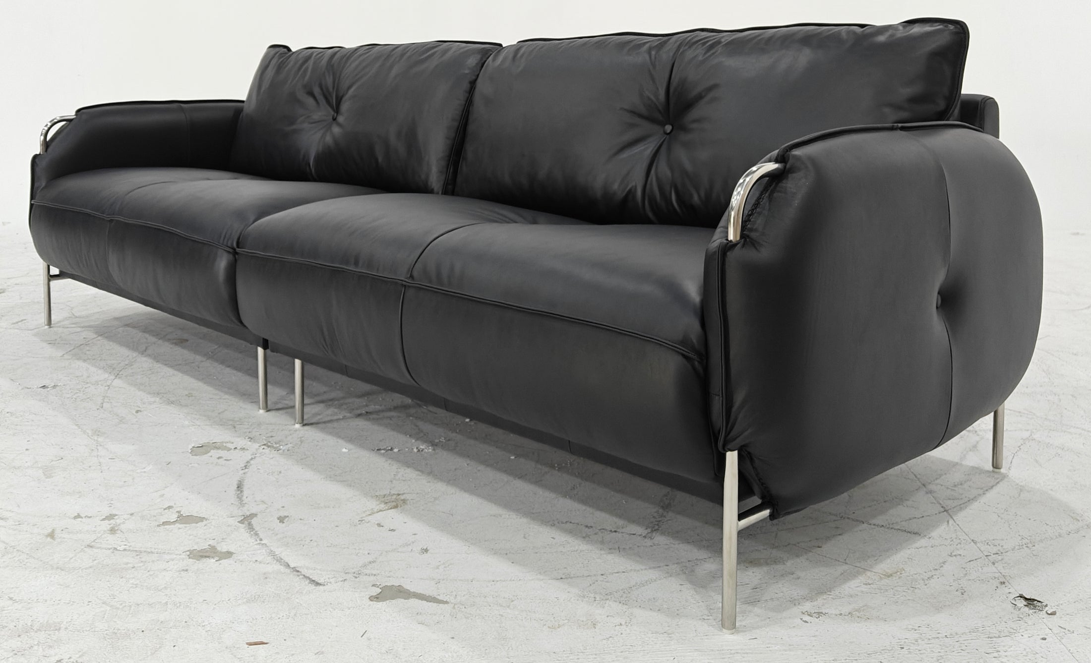 A00016 Sofa in a finished interior.