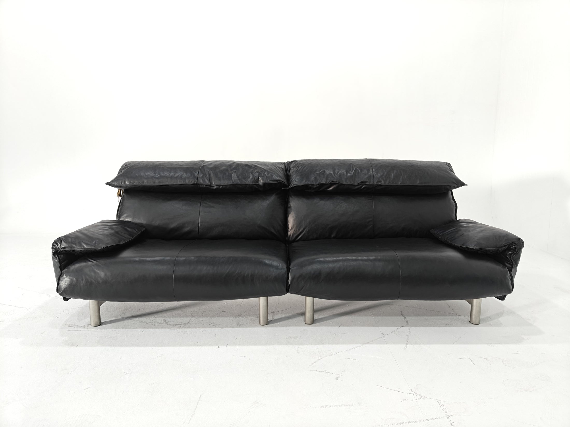 A00022 Sofa in a finished interior.