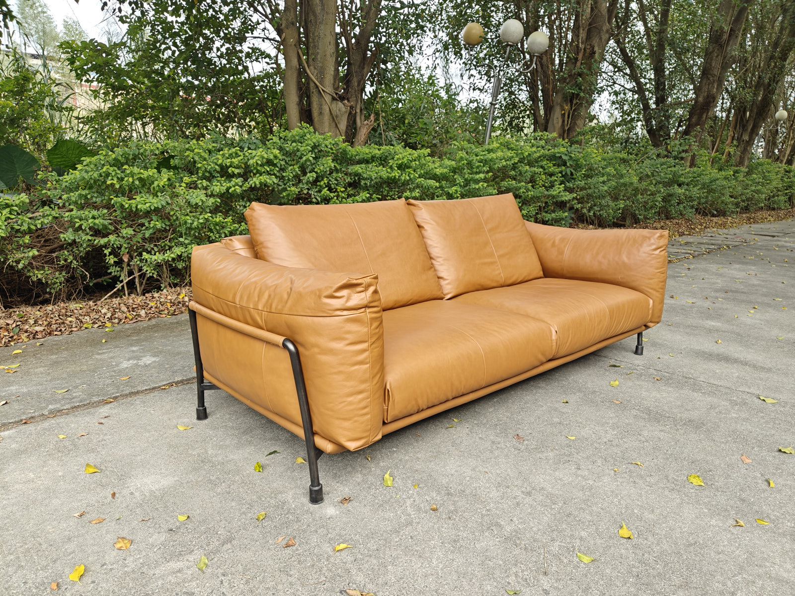 One silhouette. Your dimensions, comfort and finish.