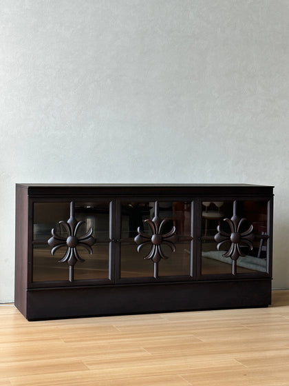 Cedar Form Dresser — interior view 04