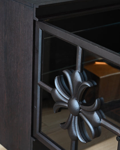 Cedar Form Dresser — interior view 06