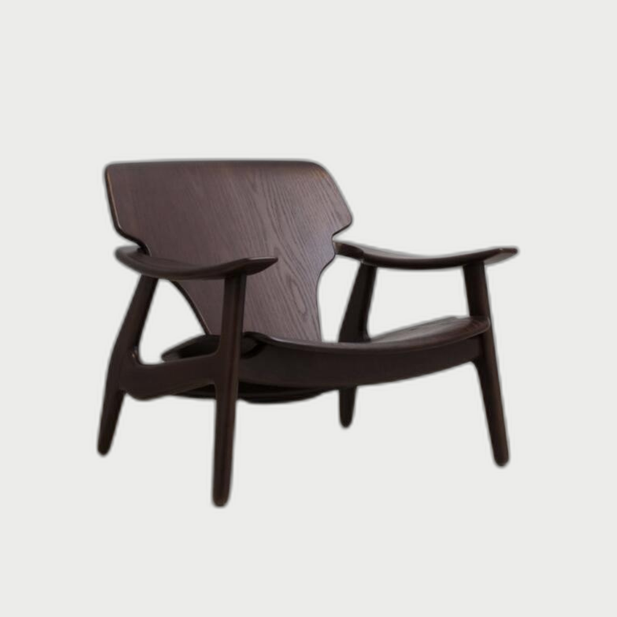 Pearl Form Armchair — neutral background 01