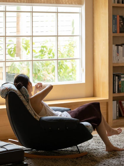 Luna Garden Rocking Chair — interior view 05