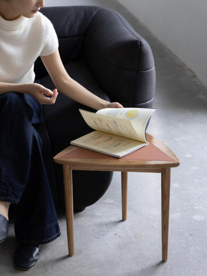 Willow Garden Stool — interior view 04
