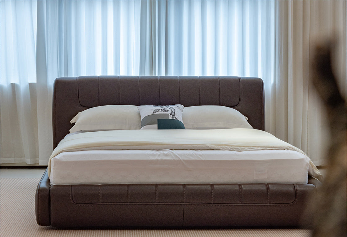 A00180 Bed in a finished interior.