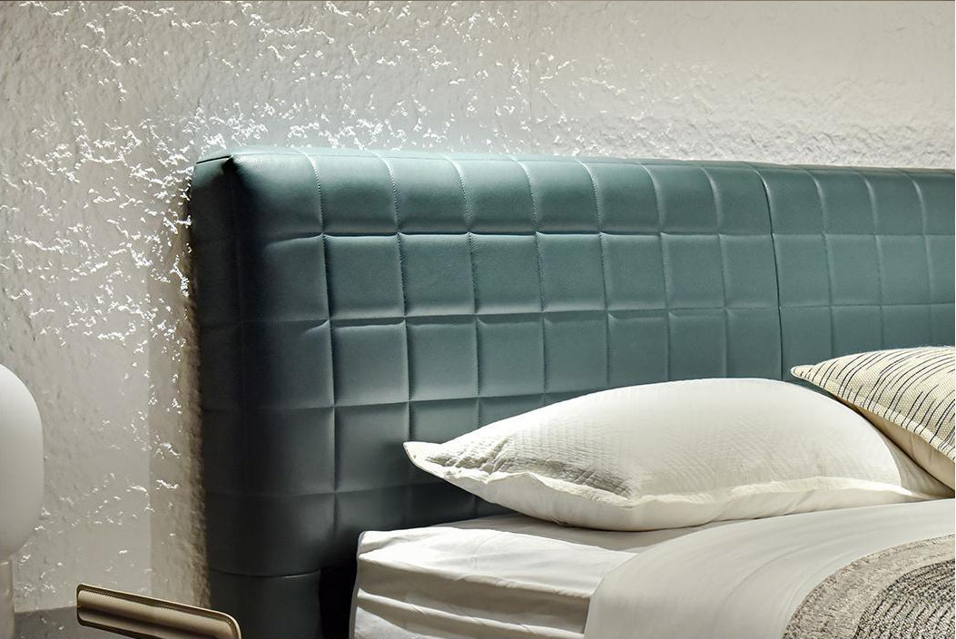 One silhouette. Your dimensions, comfort and finish.
