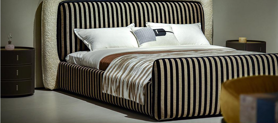 A00192 Bed in a finished interior.