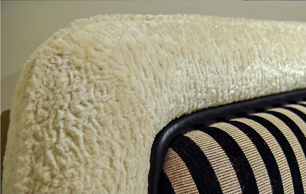 One silhouette. Your dimensions, comfort and finish.