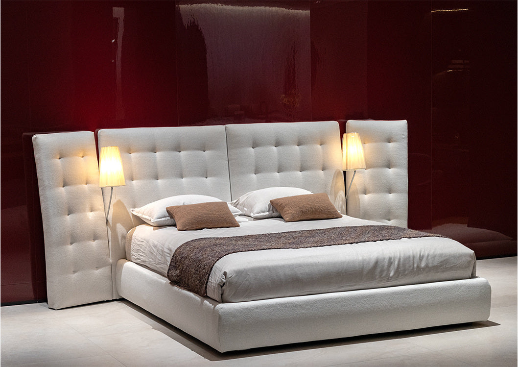 A00213 Bed in a finished interior.