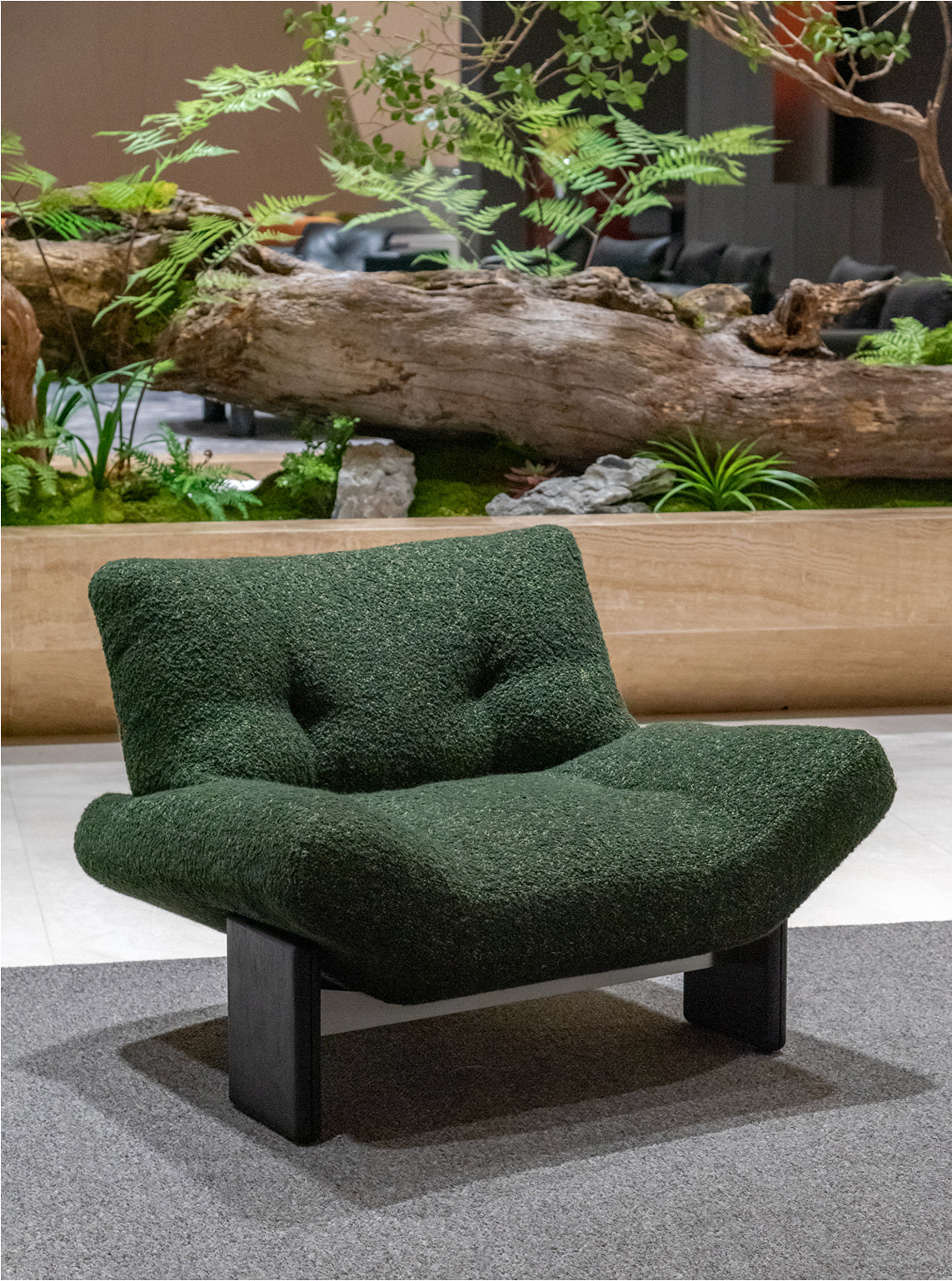 A00389 A00389 Lounge Chair — view 02