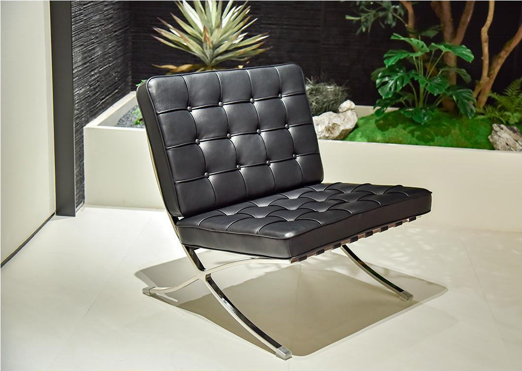 A00425 Lounge Chair in a finished interior.