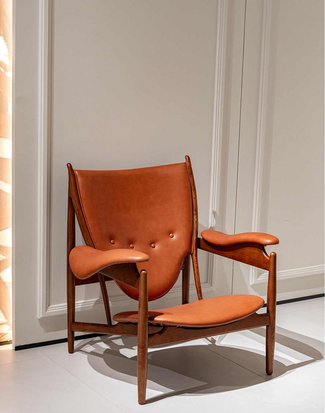 A00447 A00447 Lounge Chair — view 02