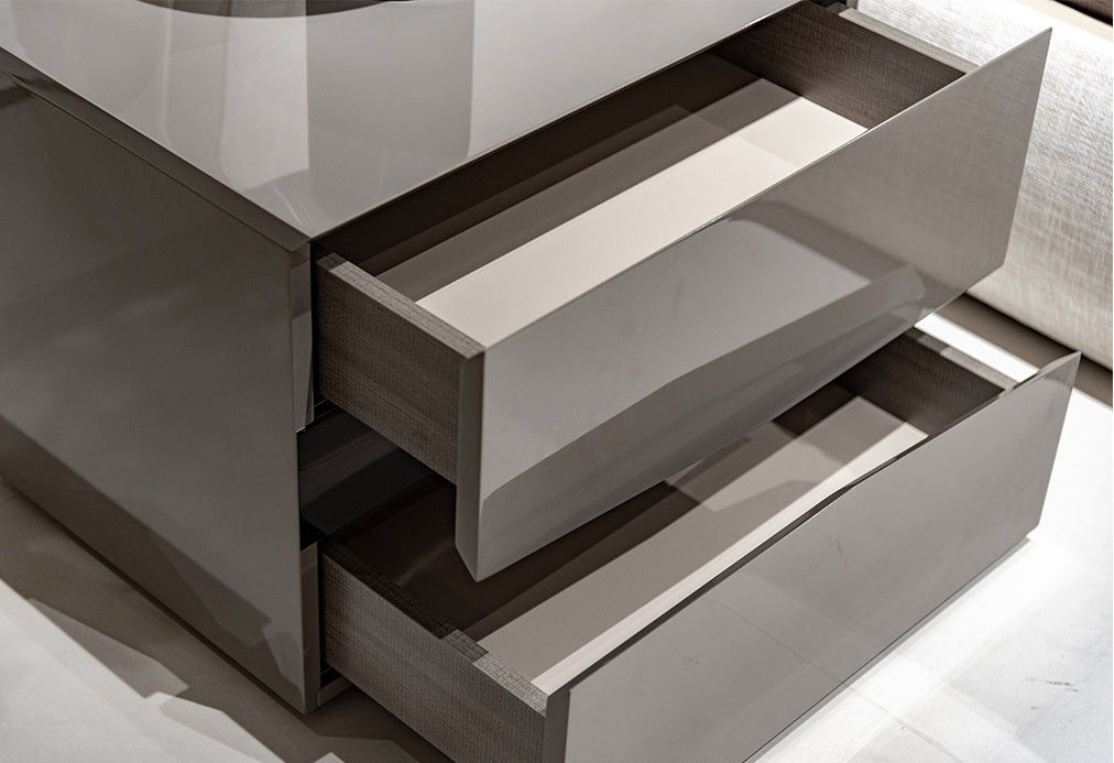 One silhouette. Your dimensions, comfort and finish.