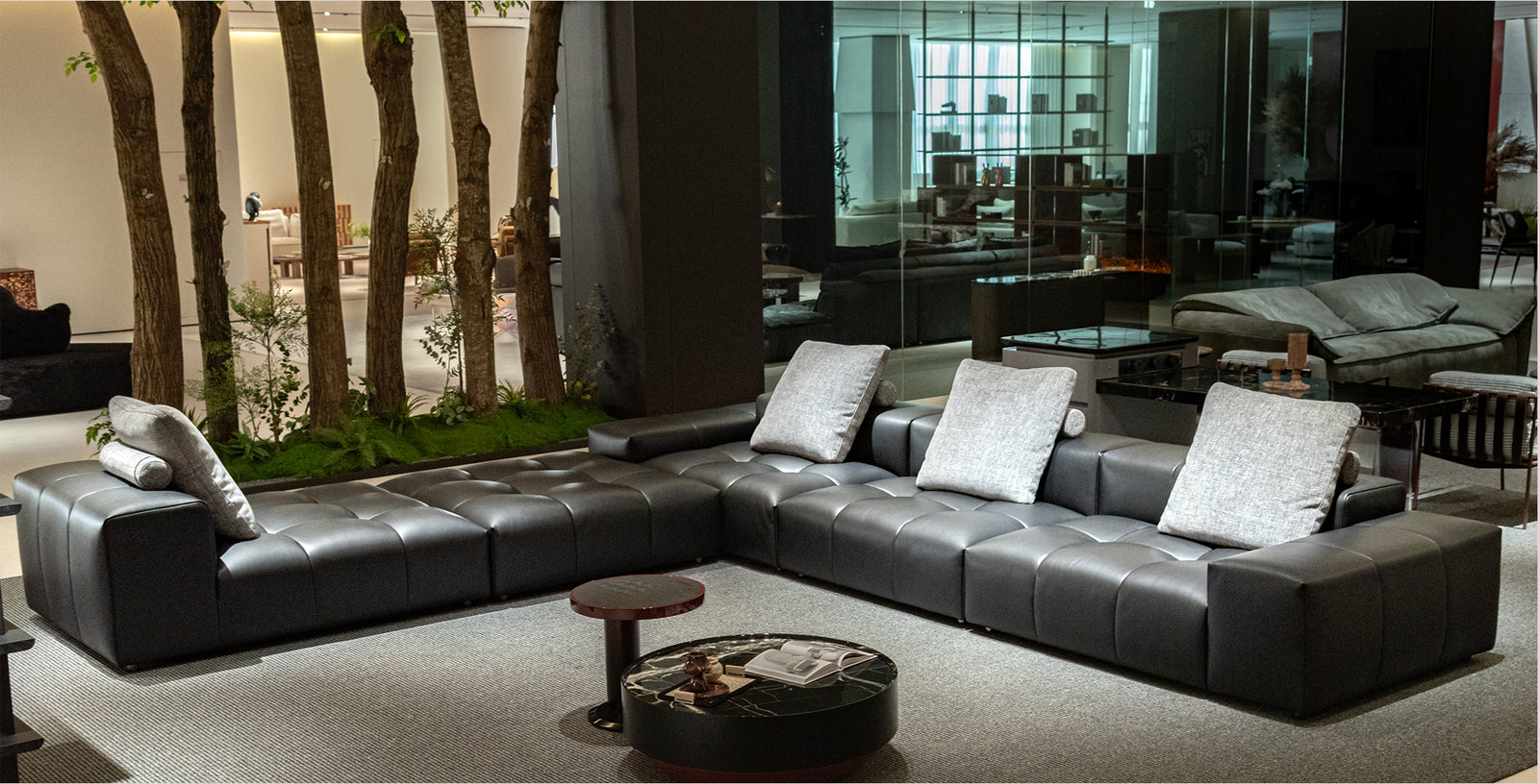 One silhouette. Your dimensions, comfort and finish.