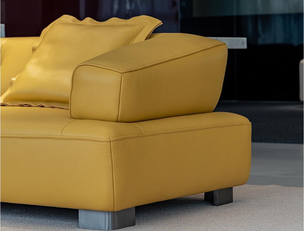 One silhouette. Your dimensions, comfort and finish.
