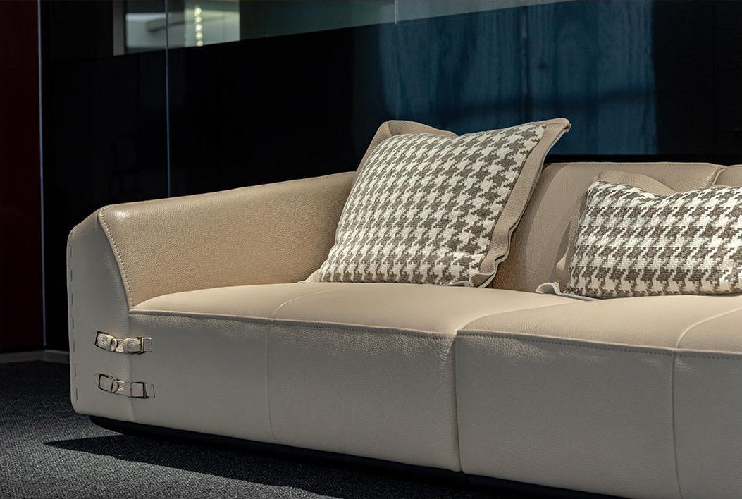 One silhouette. Your dimensions, comfort and finish.