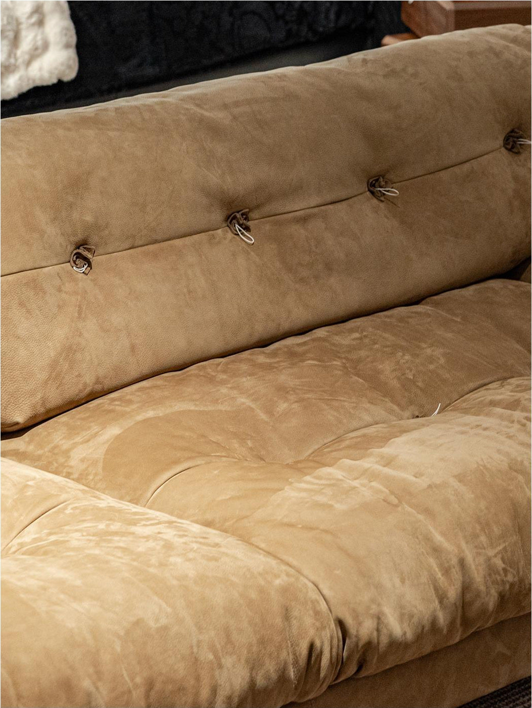 A00364 Sofa in a finished interior.