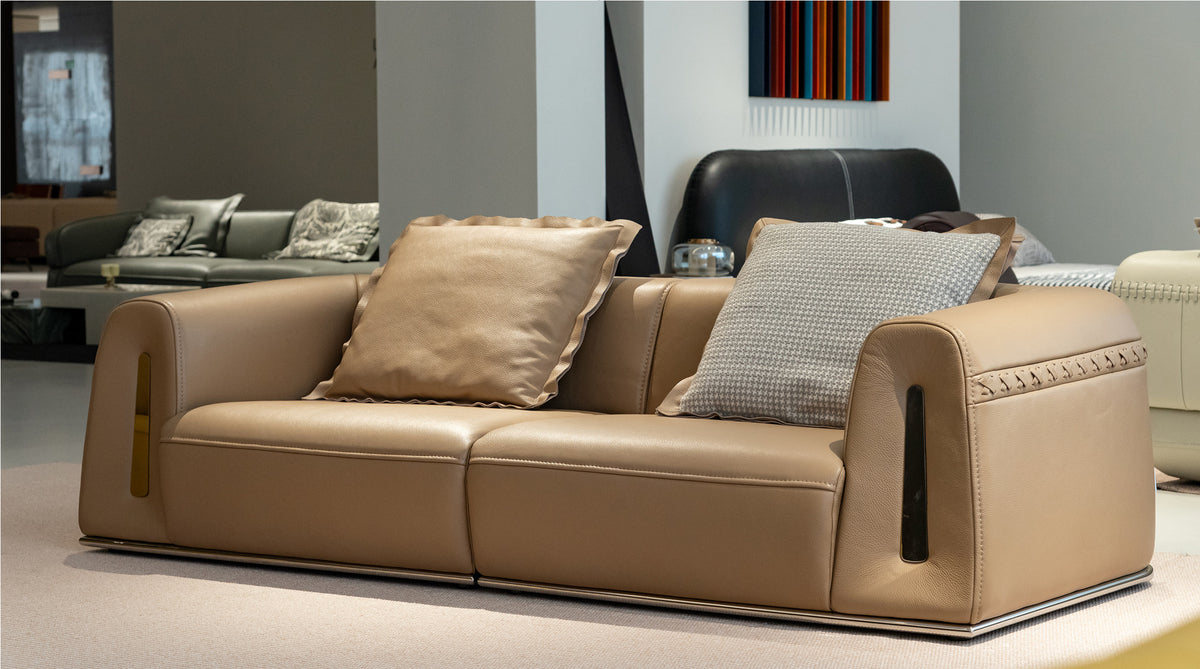 One silhouette. Your dimensions, comfort and finish.