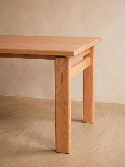 Elm Grove Dining Table — interior view 08