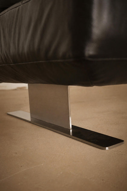 Fawn Grove Modular Sofa — interior view 05