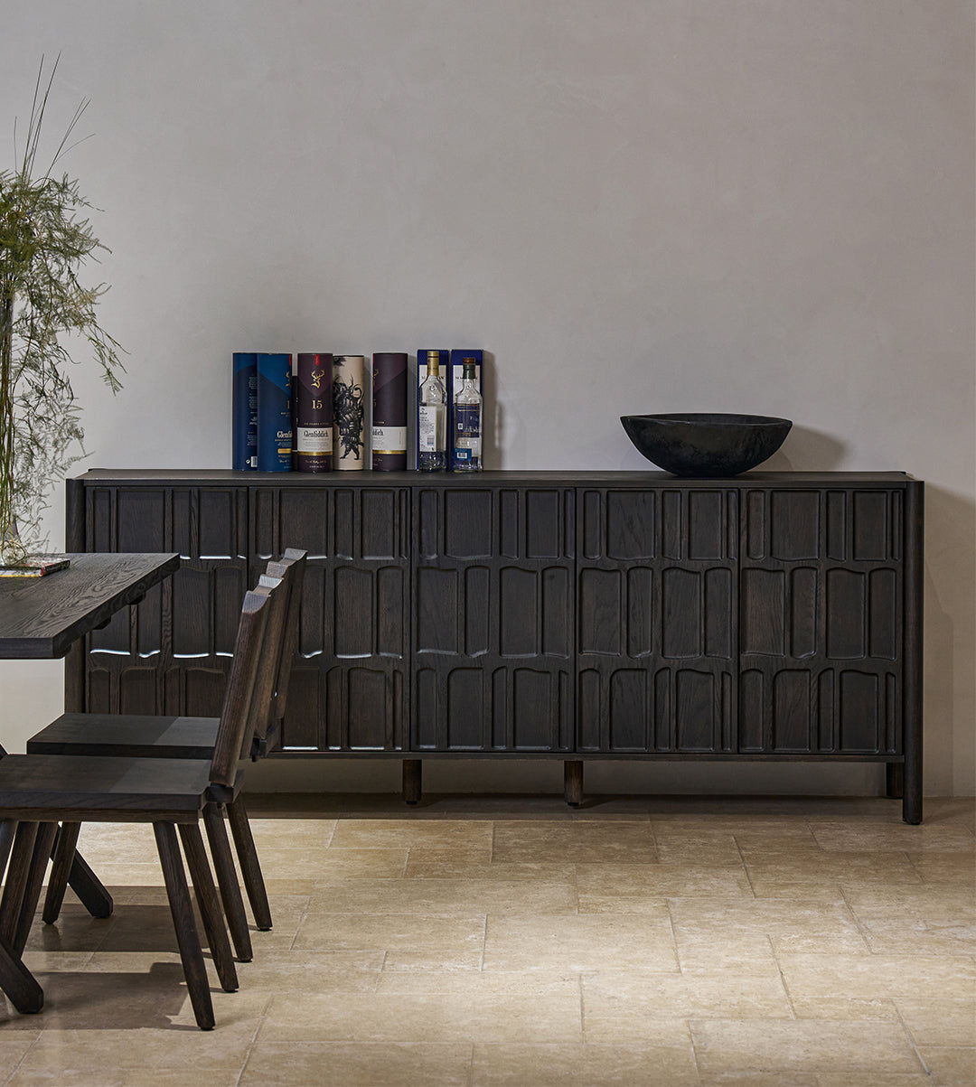 One silhouette. Your dimensions, comfort and finish.