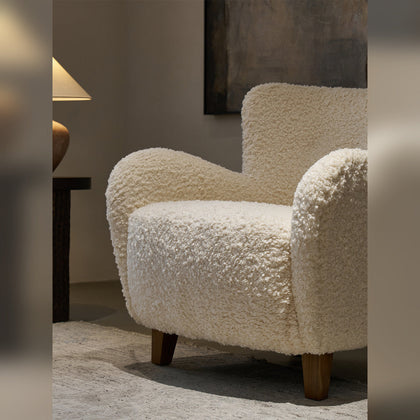 A00015 A00015 Lounge Chair — view 01