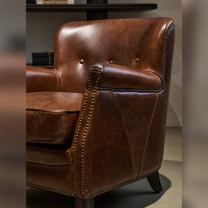 A00057 A00057 Lounge Chair — view 01