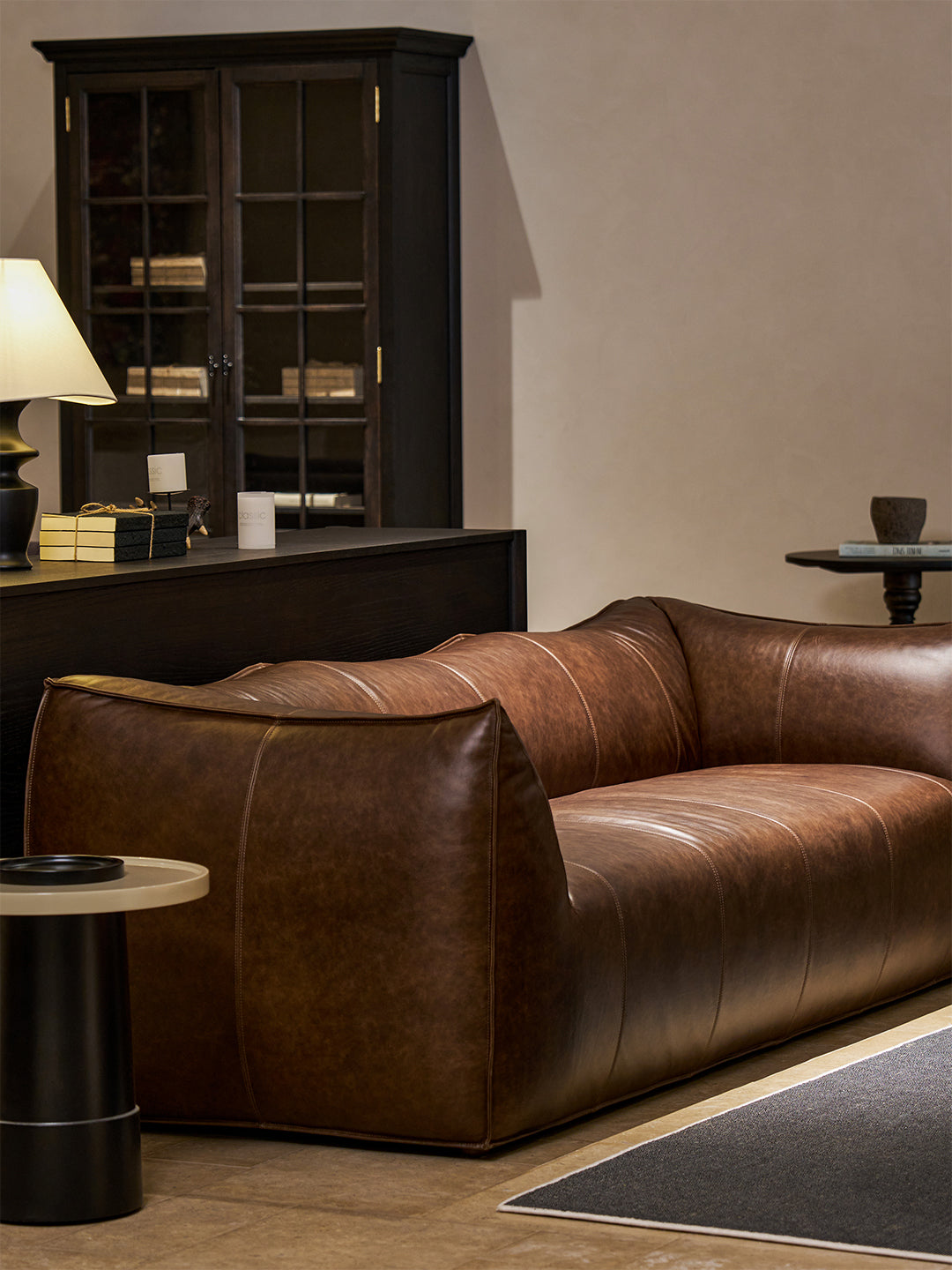 One silhouette. Your dimensions, comfort and finish.