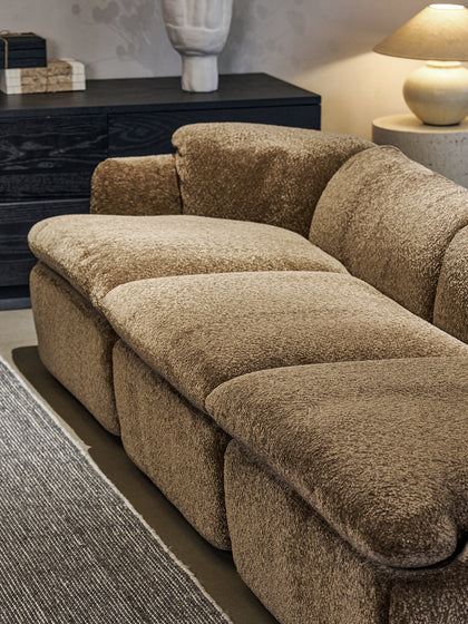 A00047 A00047 Sofa — view 09