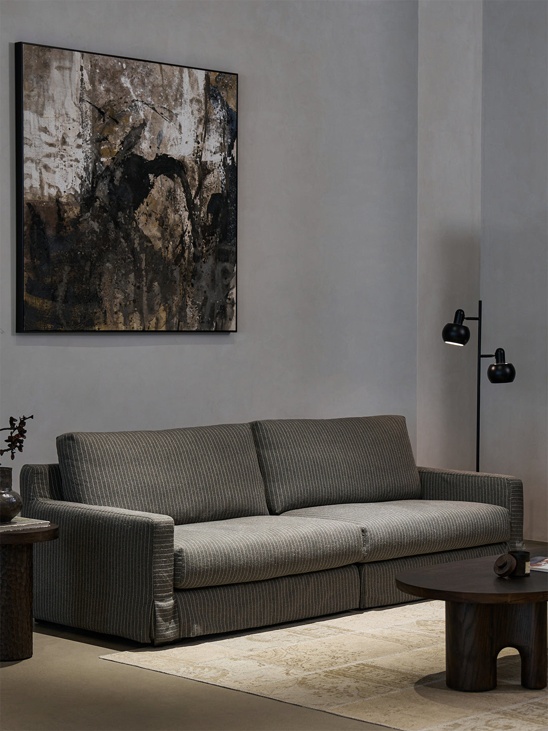 One silhouette. Your dimensions, comfort and finish.