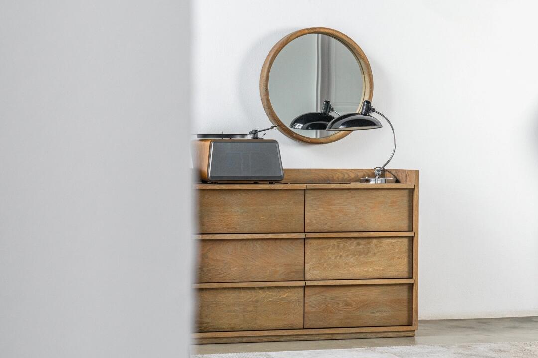 One silhouette. Your dimensions, comfort and finish.