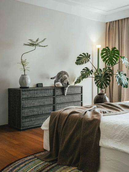 Calder Haven Dresser — interior view 08