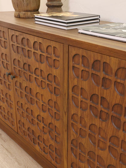 Kestrel Haven Decorative Object — interior view 09