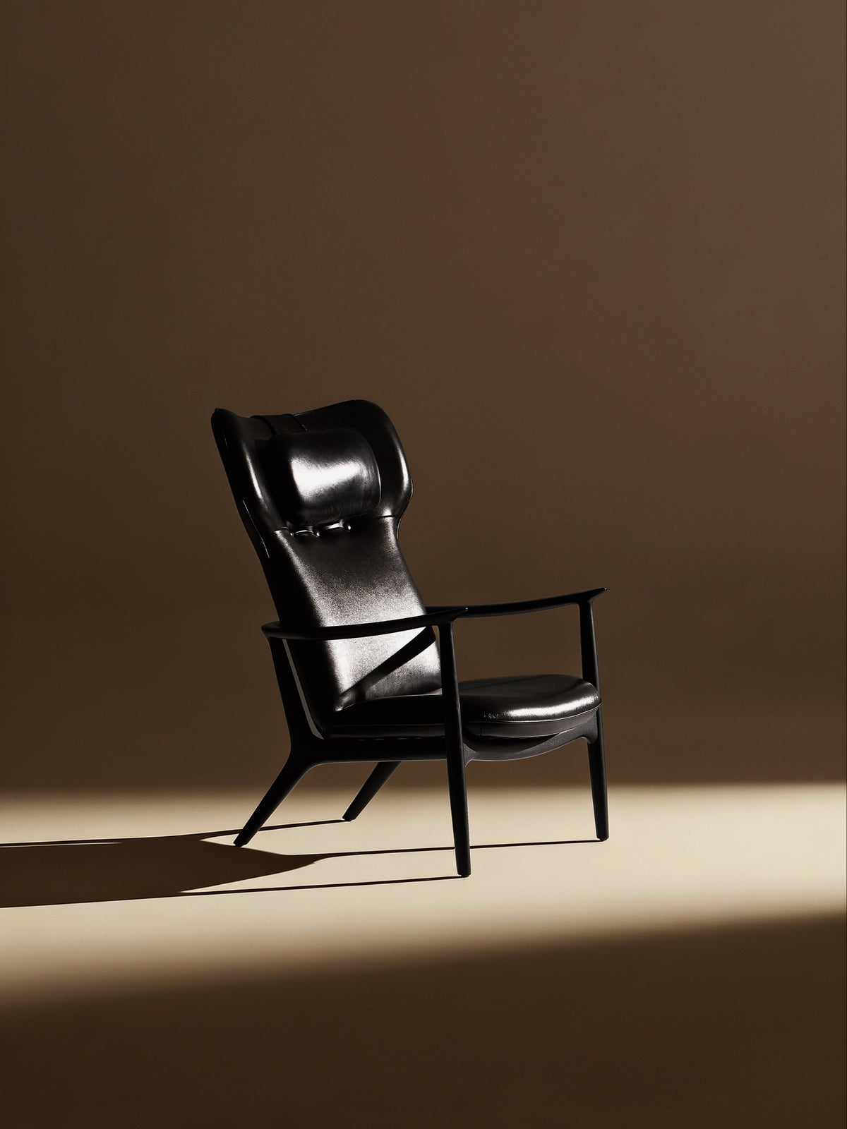 Selene Haven Lounge Chair — interior view 04