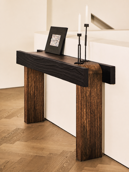 A00024 A00024 Console Table — view 02