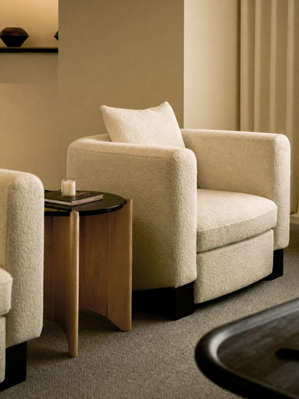 A00005 A00005 Lounge Chair — view 02