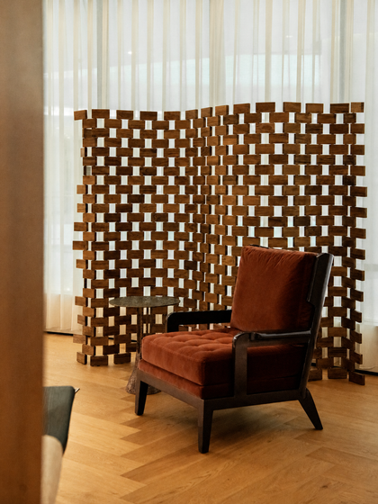 A00019 A00019 Lounge Chair — view 02