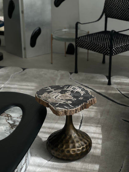 Pearl House Side Table — interior view 03