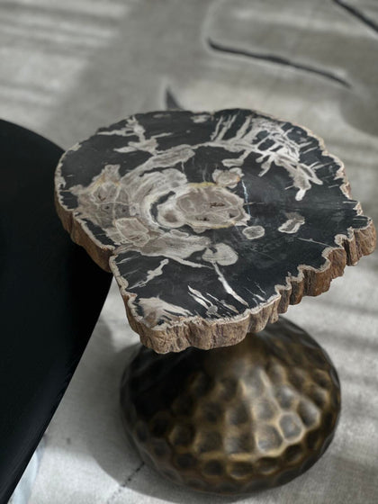 Pearl House Side Table — interior view 04