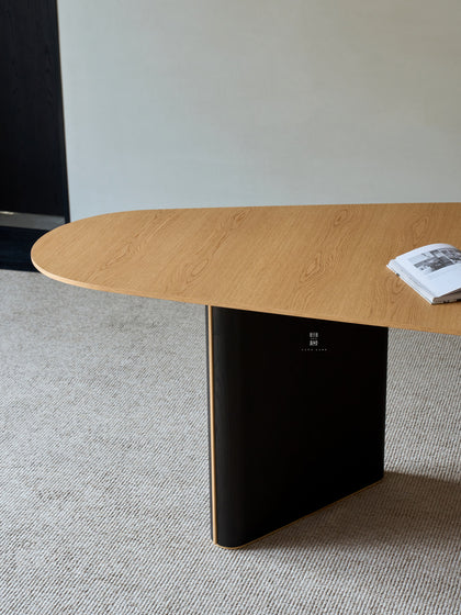 Halo Meadow Desk — interior view 09