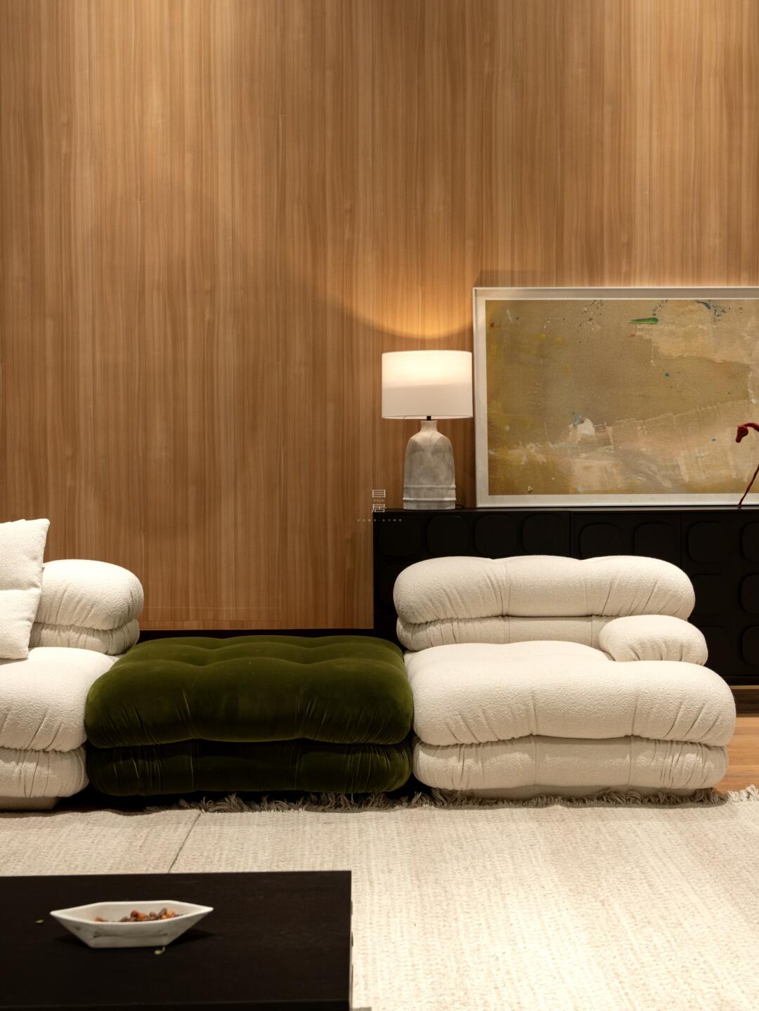 One silhouette. Your dimensions, comfort and finish.