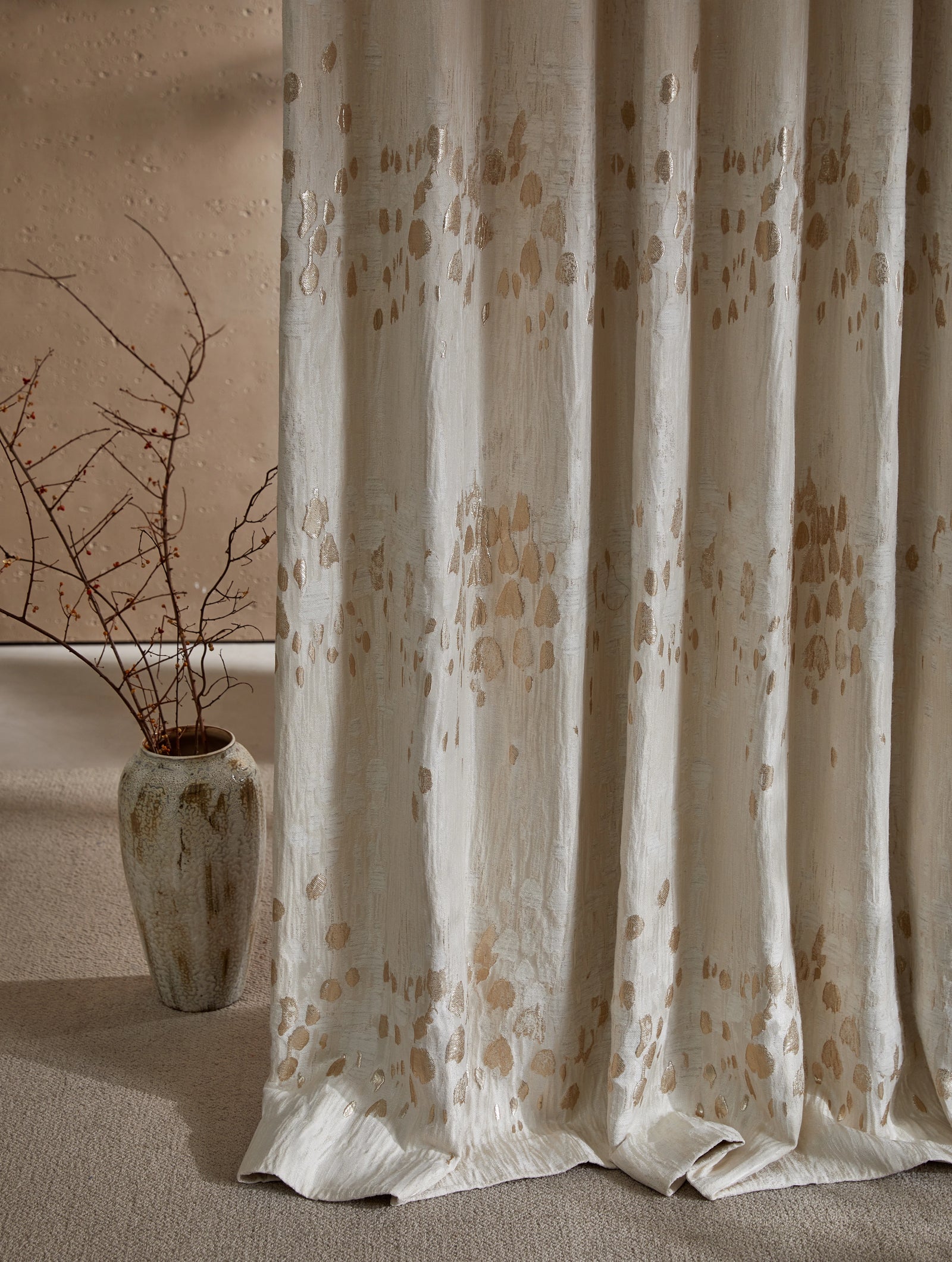 One silhouette. Your dimensions, comfort and finish.