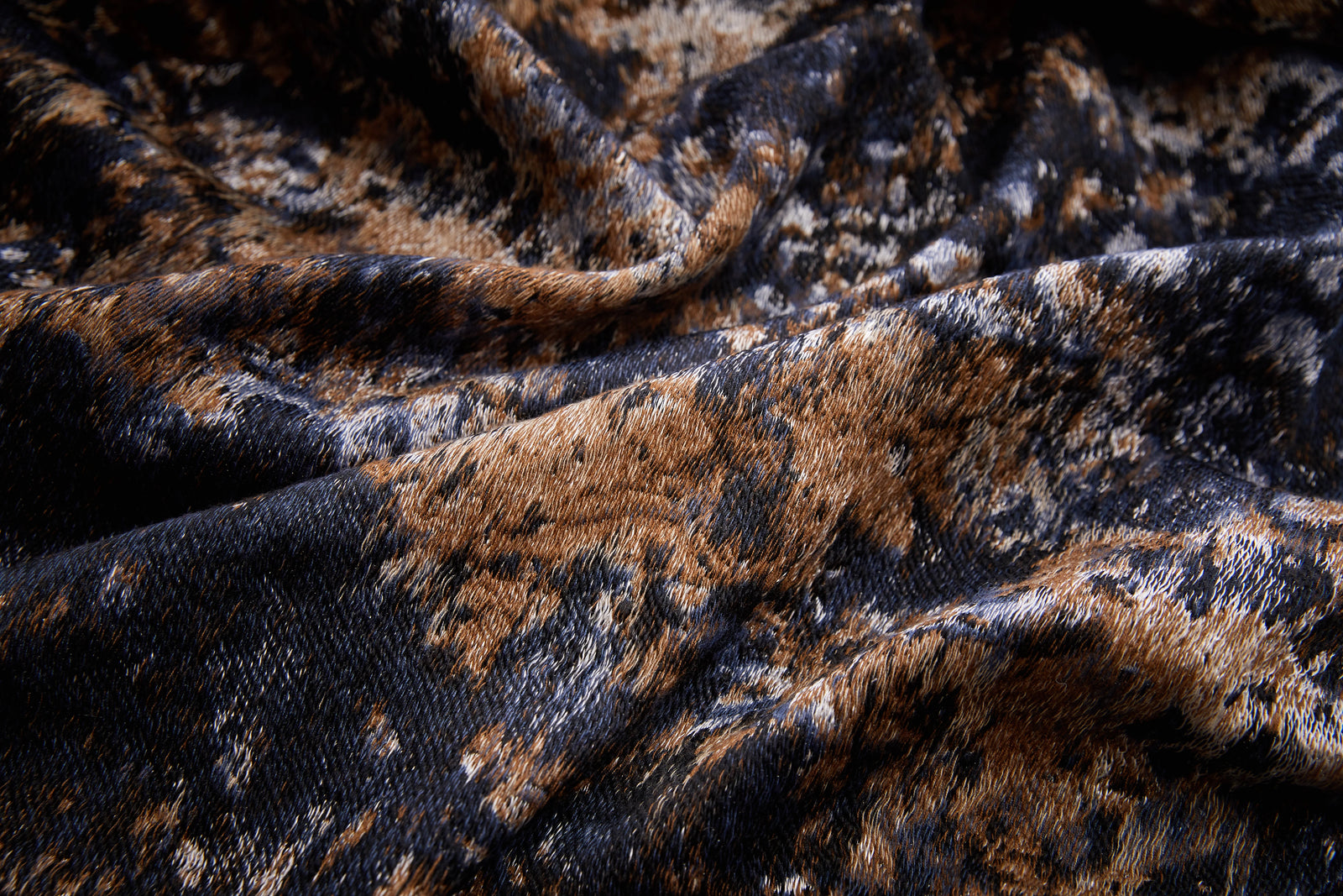 One silhouette. Your dimensions, comfort and finish.