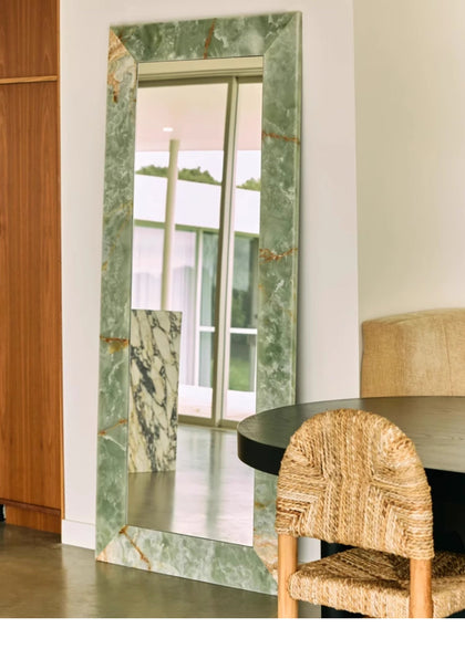 Kestrel Ridge Mirror — interior view 06