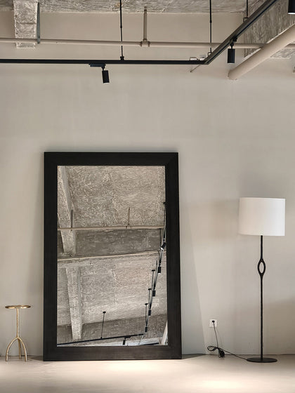 Luna Ridge Mirror — interior view 03